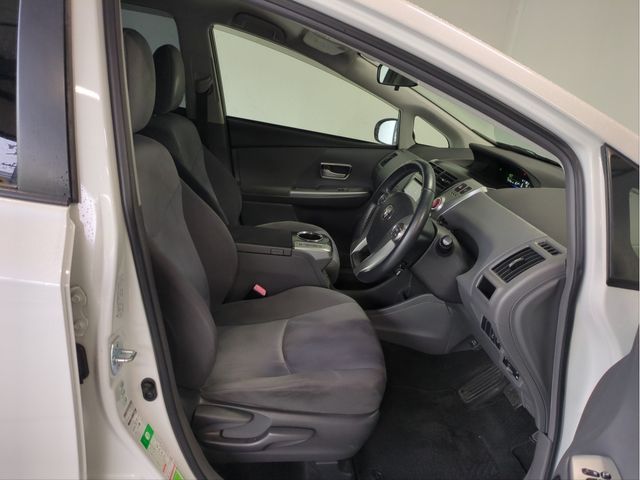 PRIUS Alpha