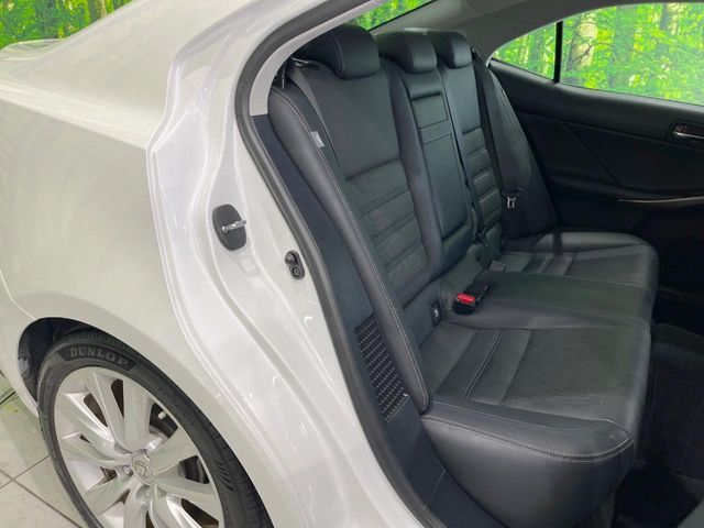 LEXUS IS300h