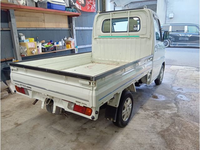 CLIPPER truck