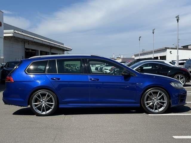 VOLKSWAGEN GOLF R VARIANT