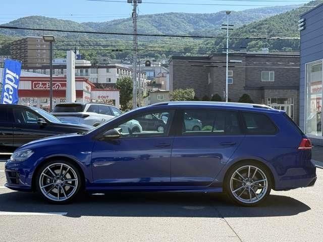 VOLKSWAGEN GOLF R VARIANT