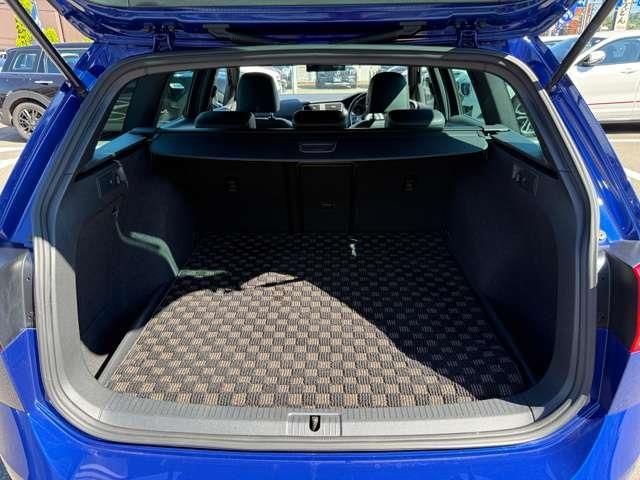 VOLKSWAGEN GOLF R VARIANT