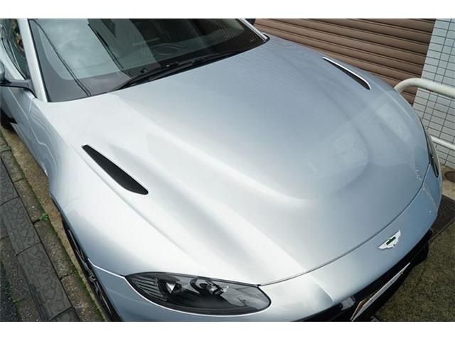 ASTON MARTIN ROADSTER