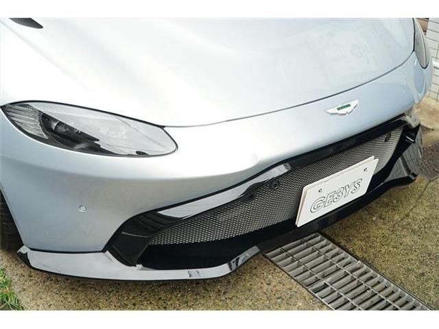 ASTON MARTIN ROADSTER