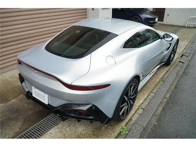 ASTON MARTIN ROADSTER
