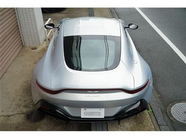 ASTON MARTIN ROADSTER