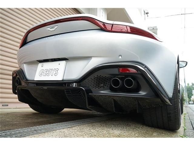 ASTON MARTIN ROADSTER