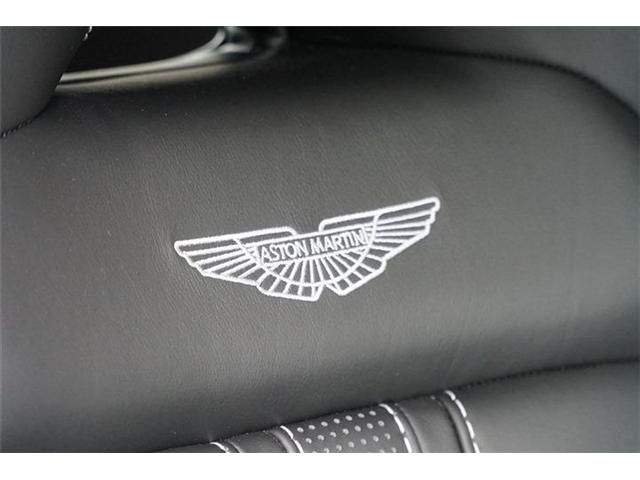 ASTON MARTIN ROADSTER