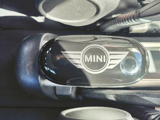 BMW MINI COOPER CROSSOVER