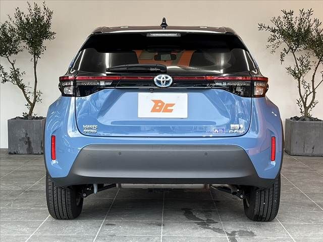YARIS CROSS HYBRID