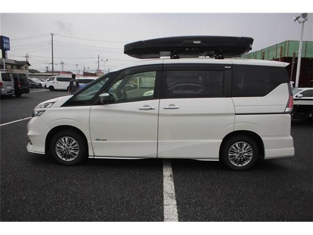 SERENA  S-HYBRID 4WD