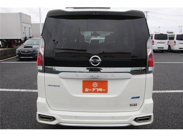 SERENA  S-HYBRID 4WD
