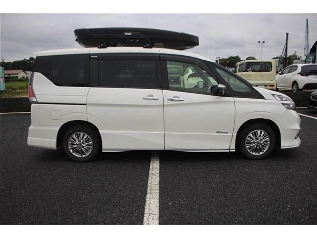 SERENA  S-HYBRID 4WD