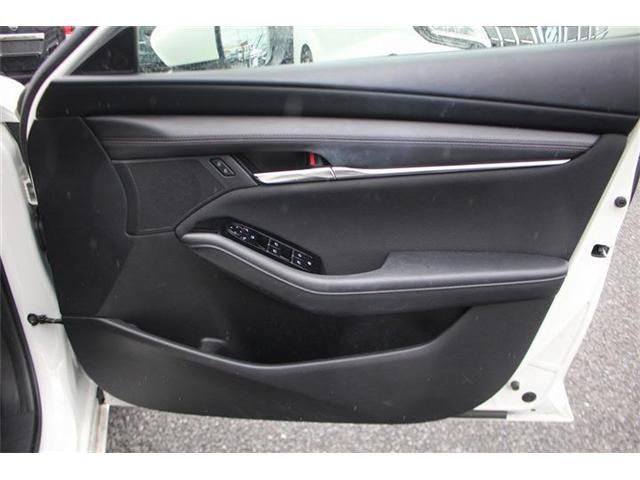 MAZDA3 SEDAN