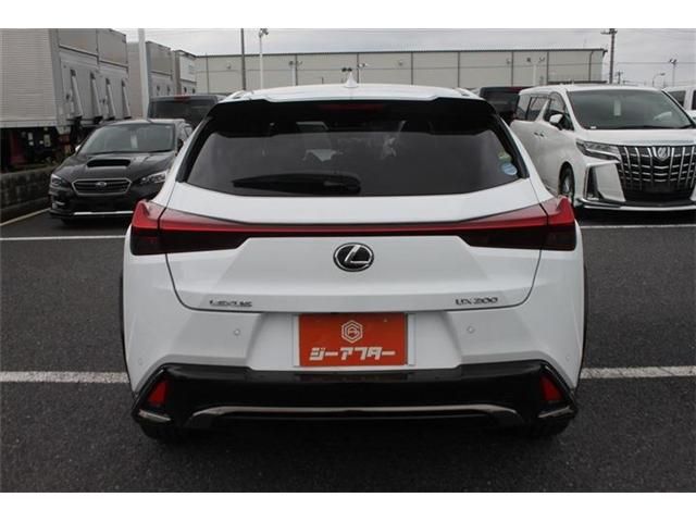 LEXUS UX200