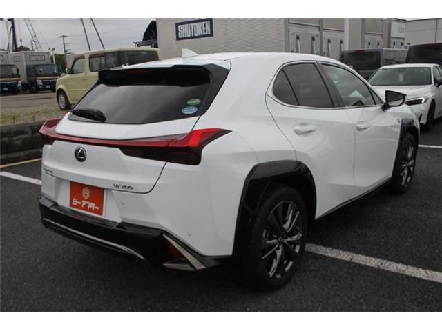 LEXUS UX200
