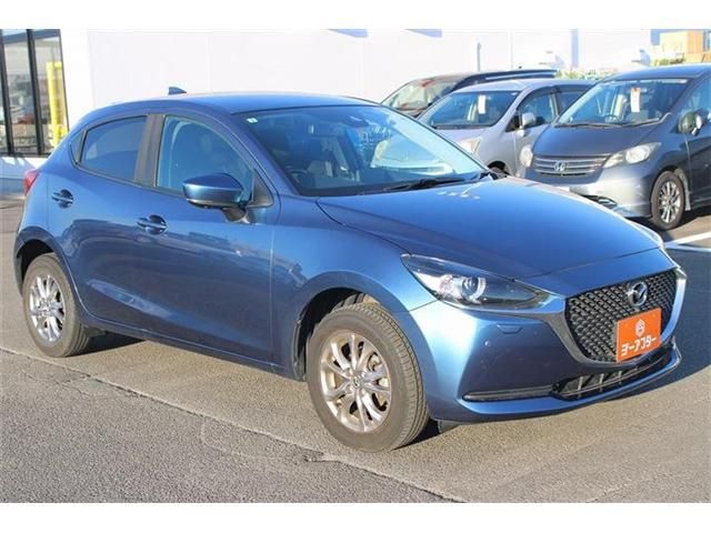 MAZDA2