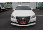 CROWN sedan hybrid