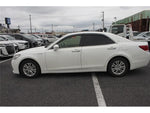 CROWN sedan hybrid
