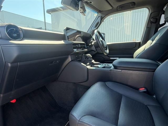 LANDCRUISER 250