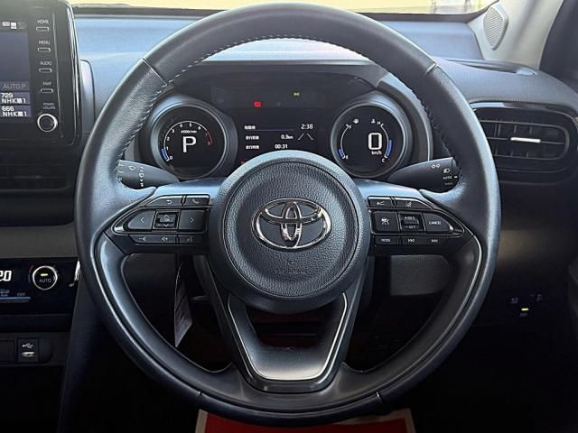 YARIS CROSS