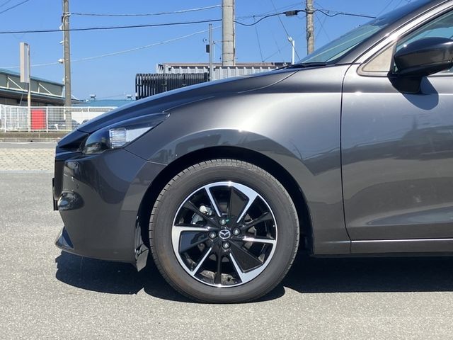MAZDA2