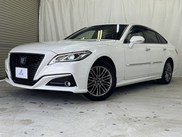 CROWN sedan hybrid 4WD