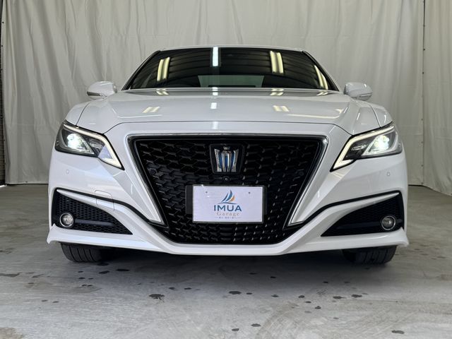 CROWN sedan hybrid 4WD