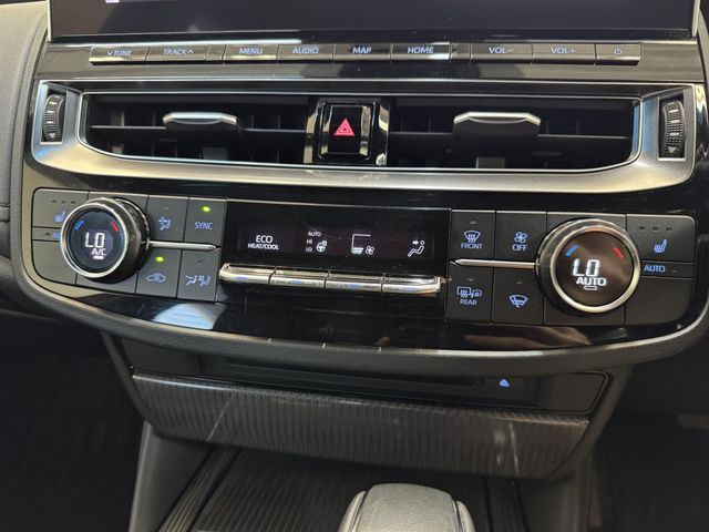 CROWN sedan hybrid 4WD