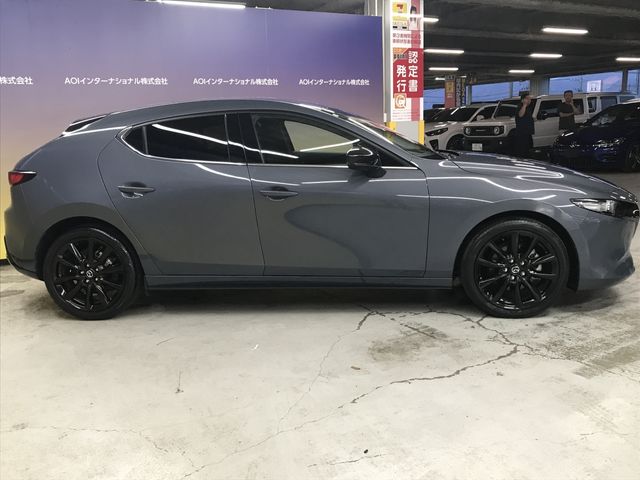 MAZDA3 FASTBACK