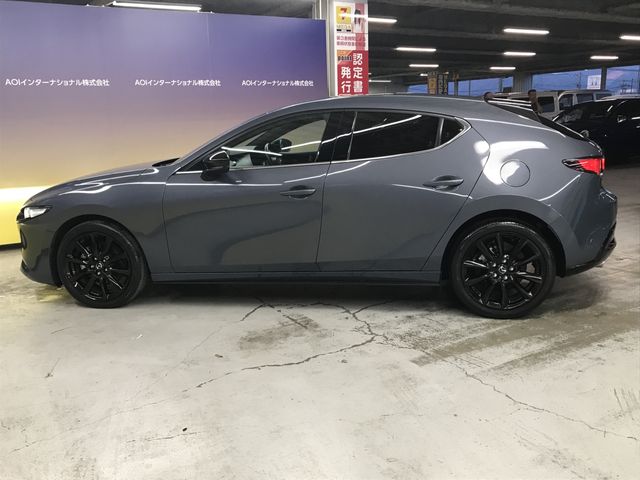 MAZDA3 FASTBACK