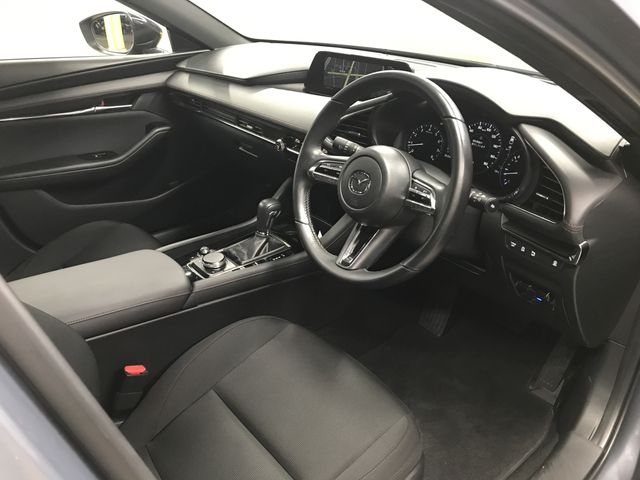 MAZDA3 FASTBACK
