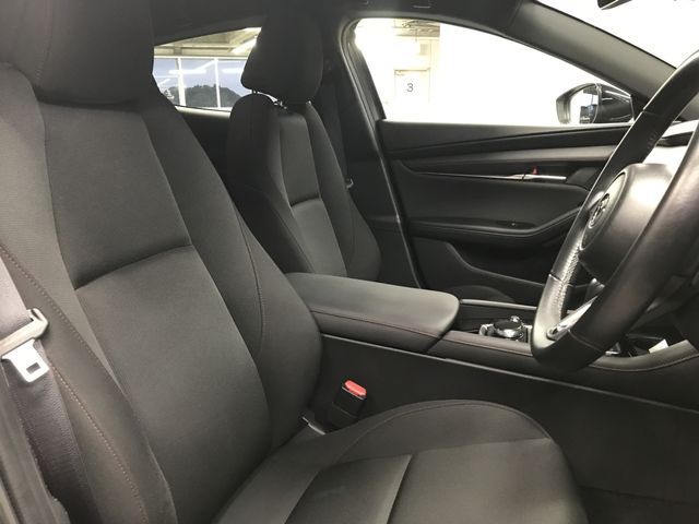 MAZDA3 FASTBACK