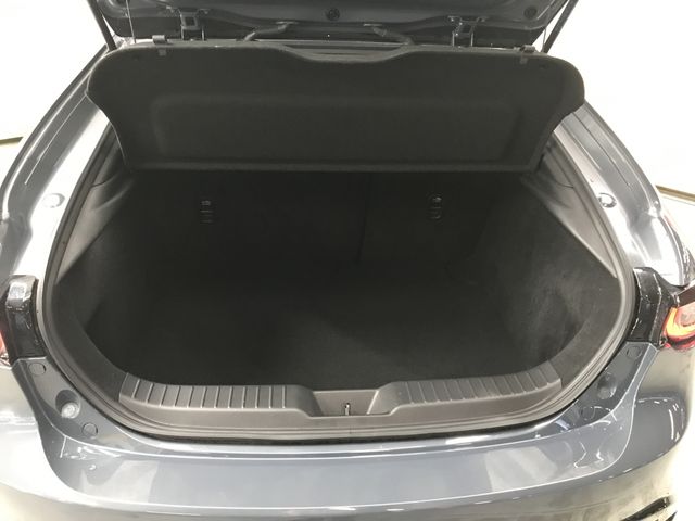 MAZDA3 FASTBACK