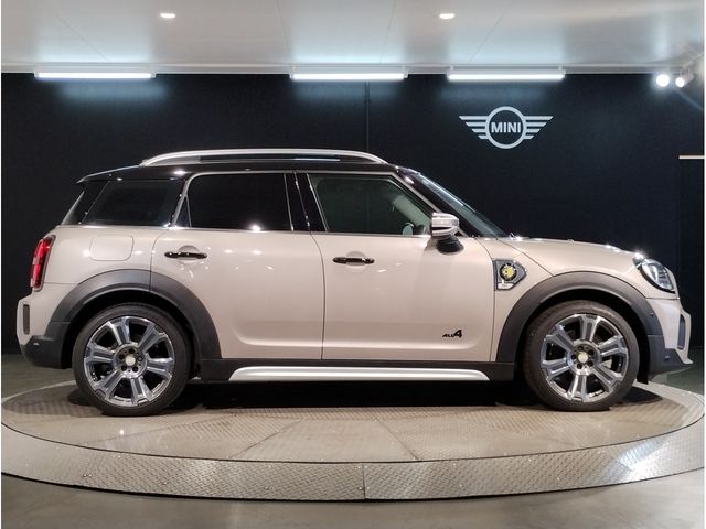 MINI COOPER S E CROSSOVER