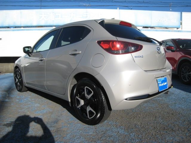MAZDA2