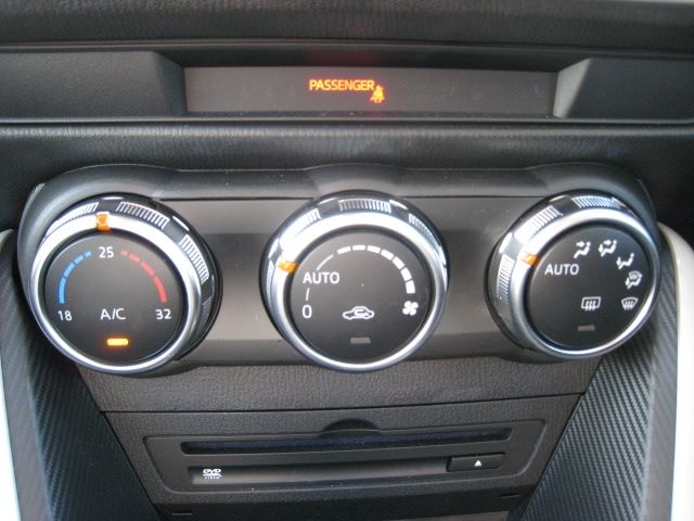 MAZDA2