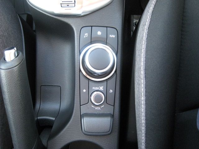 MAZDA2