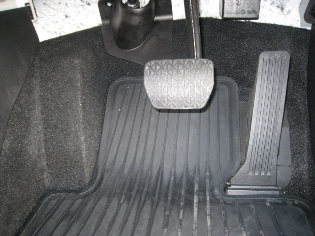 MAZDA2