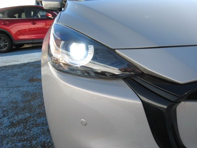 MAZDA2