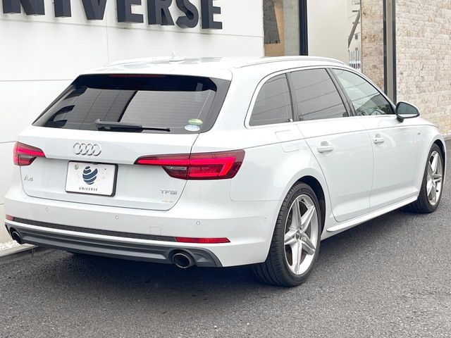 AUDI A4 AVANT