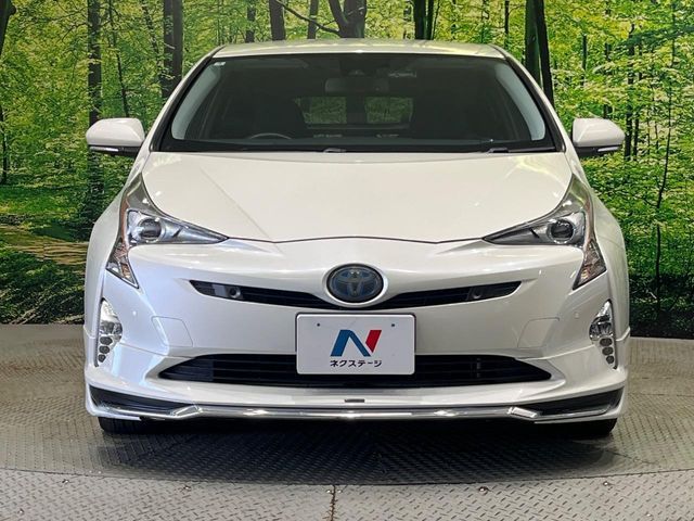 PRIUS 4WD