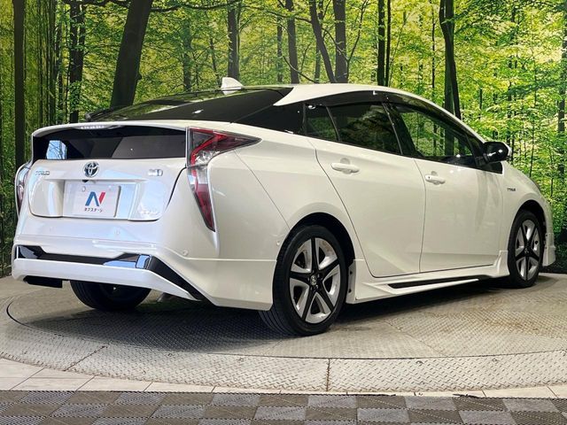 PRIUS 4WD