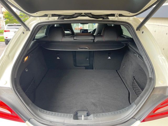 MERCEDES BENZ CLA Shooting Brake