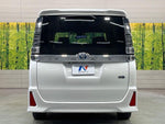 VOXY HYBRID