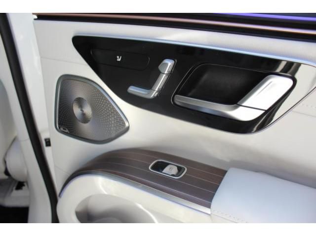 MERCEDES BENZ EQS SUV