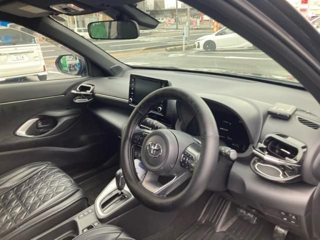 YARIS CROSS HYBRID