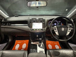 CROWN sedan