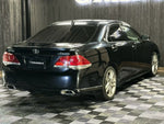 CROWN sedan