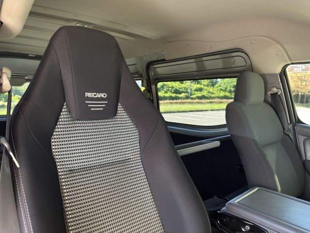 NV350 CARAVAN 4WD